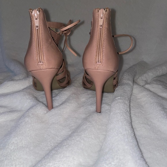 ‼️SOLD‼️ Nine West Heels - Picture 4 of 10